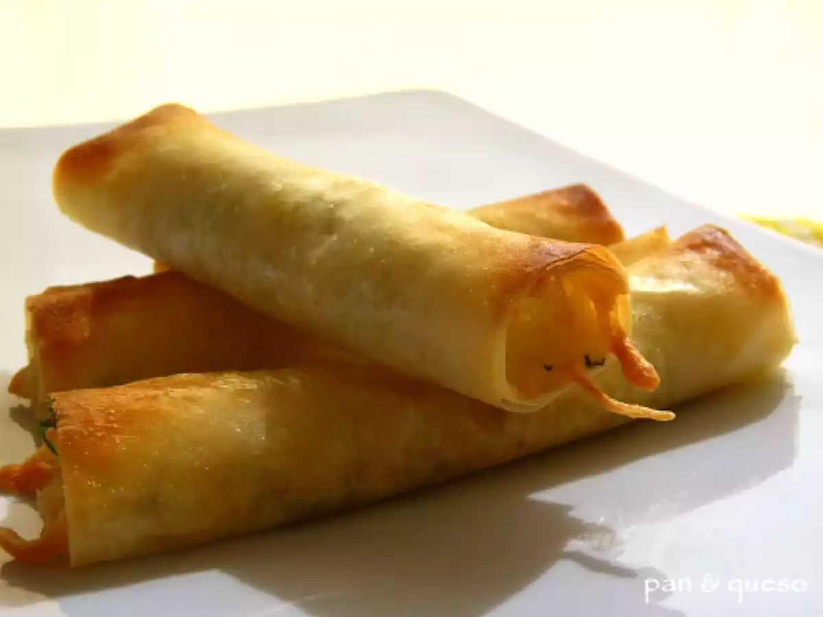 Rqaqat jibneh (rollitos de queso)