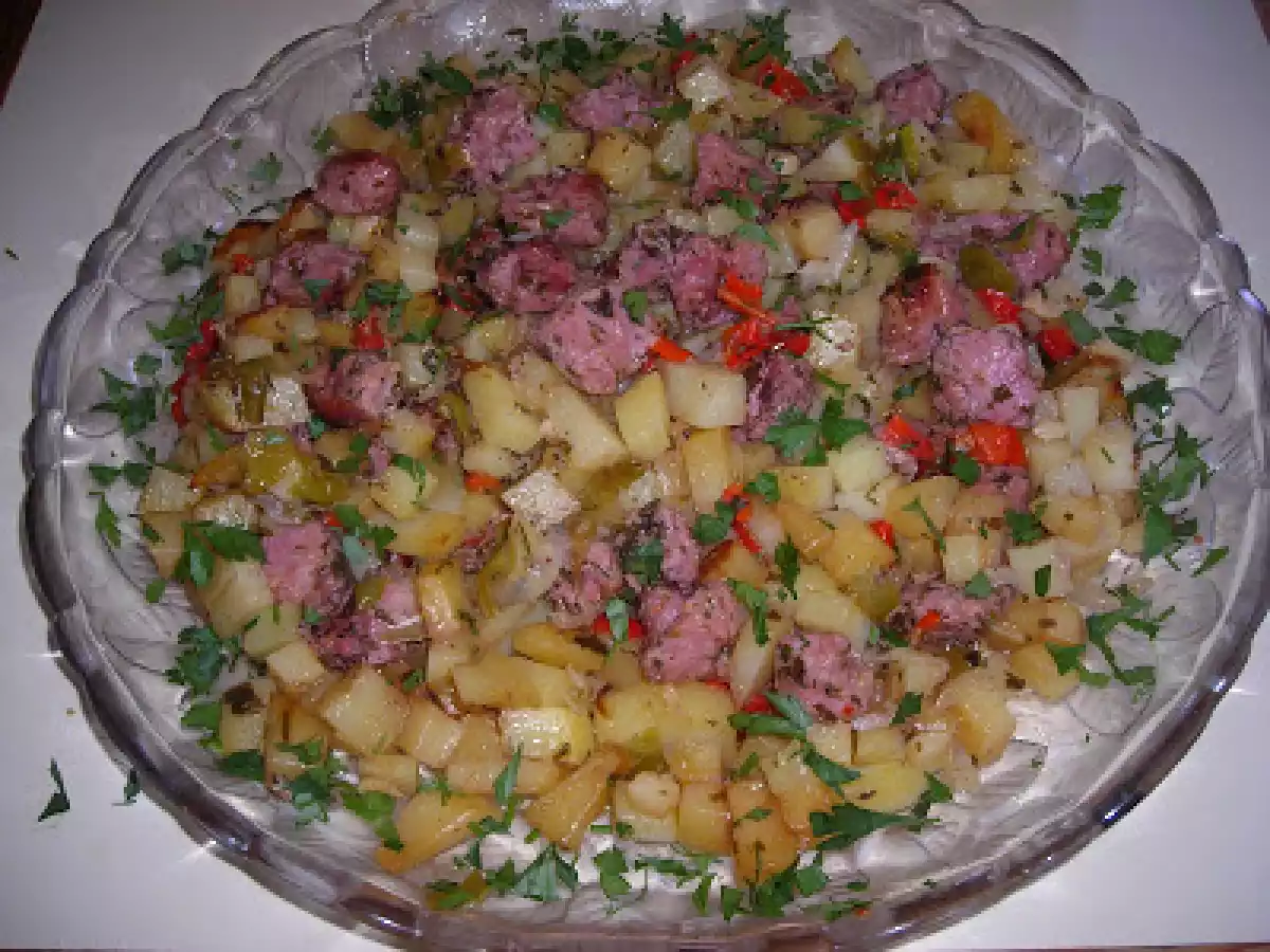 Salchichas bien acompañadas dentro de una bolsa