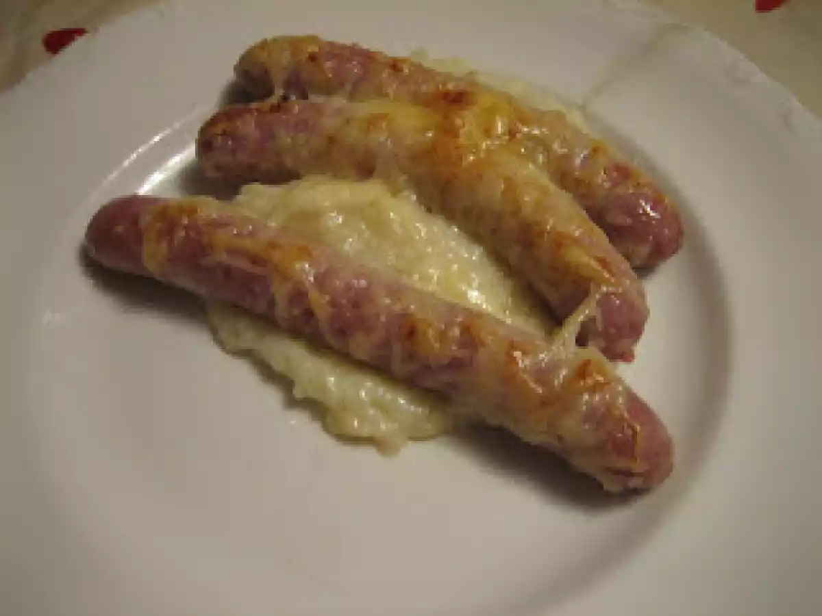 Salchichas con puré al horno