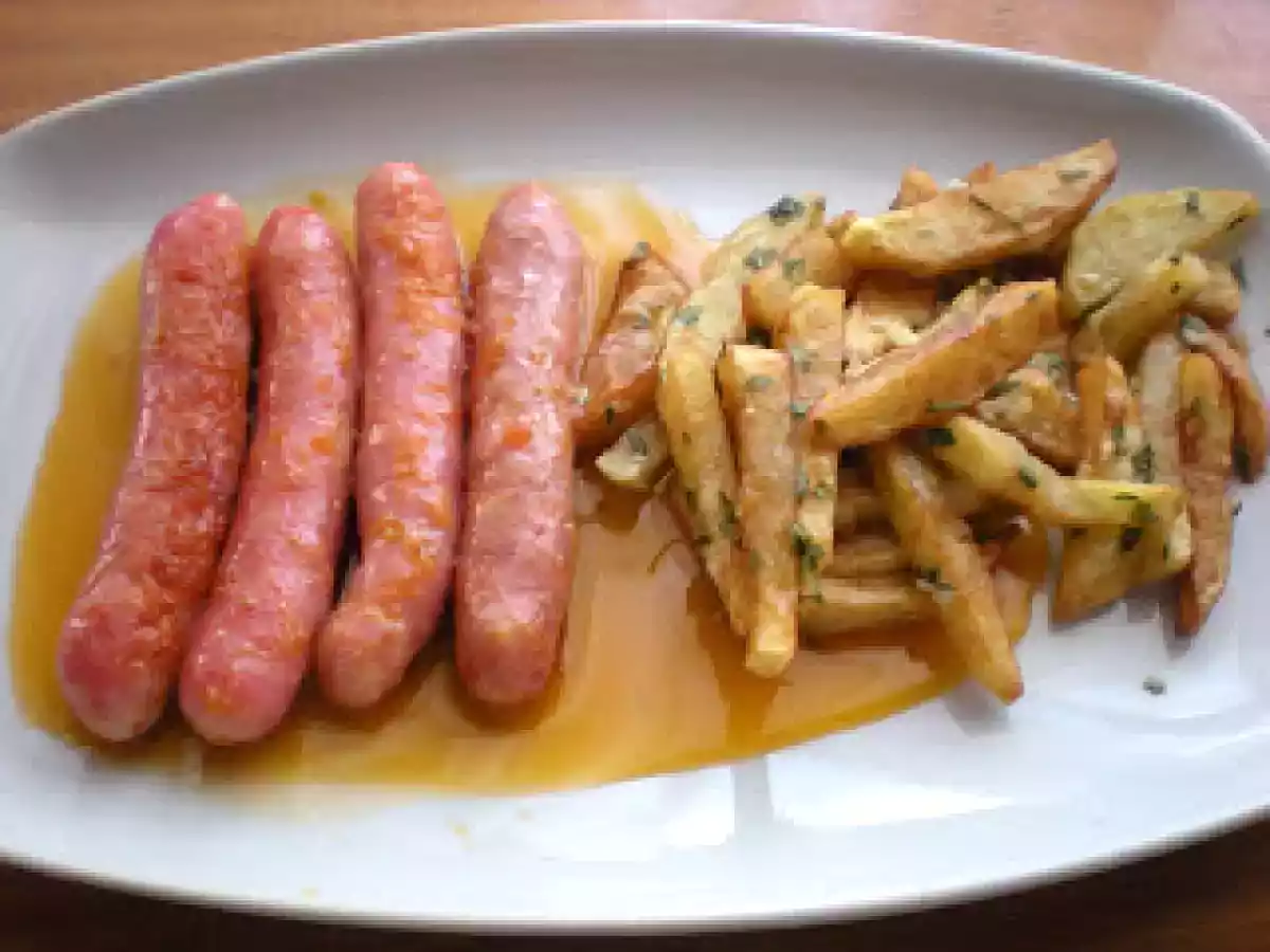 Salchichas de pollo con patatas fritas aliñadas - foto 3