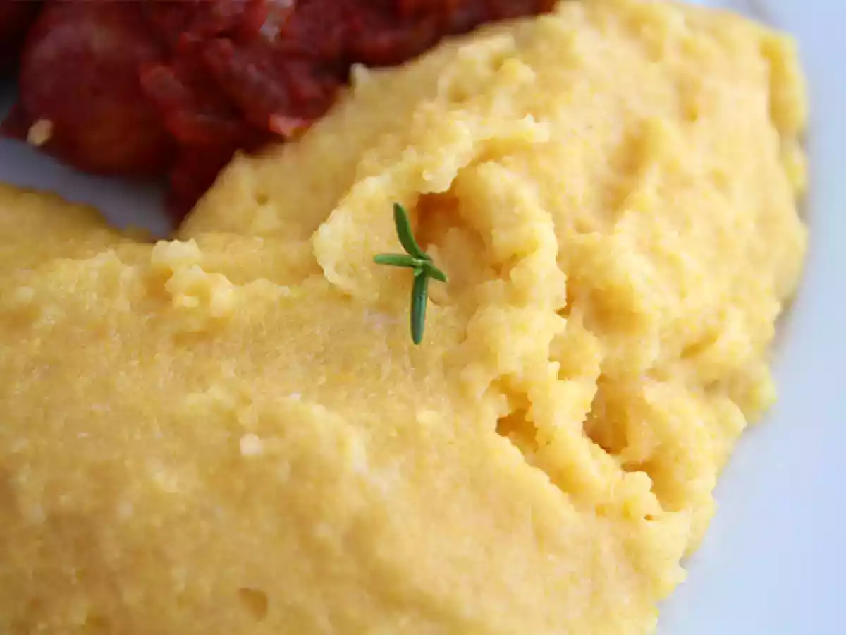 Salchichas en salsa con polenta - foto 4