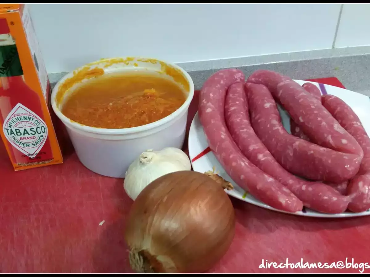 Salchichas frescas con salsa de tomate - foto 2