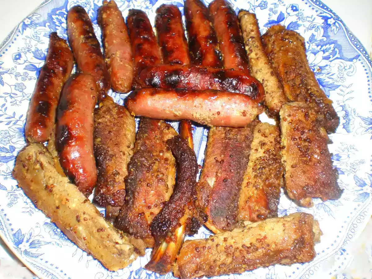 Salchichas y costillas de cerdo marinadas - foto 2