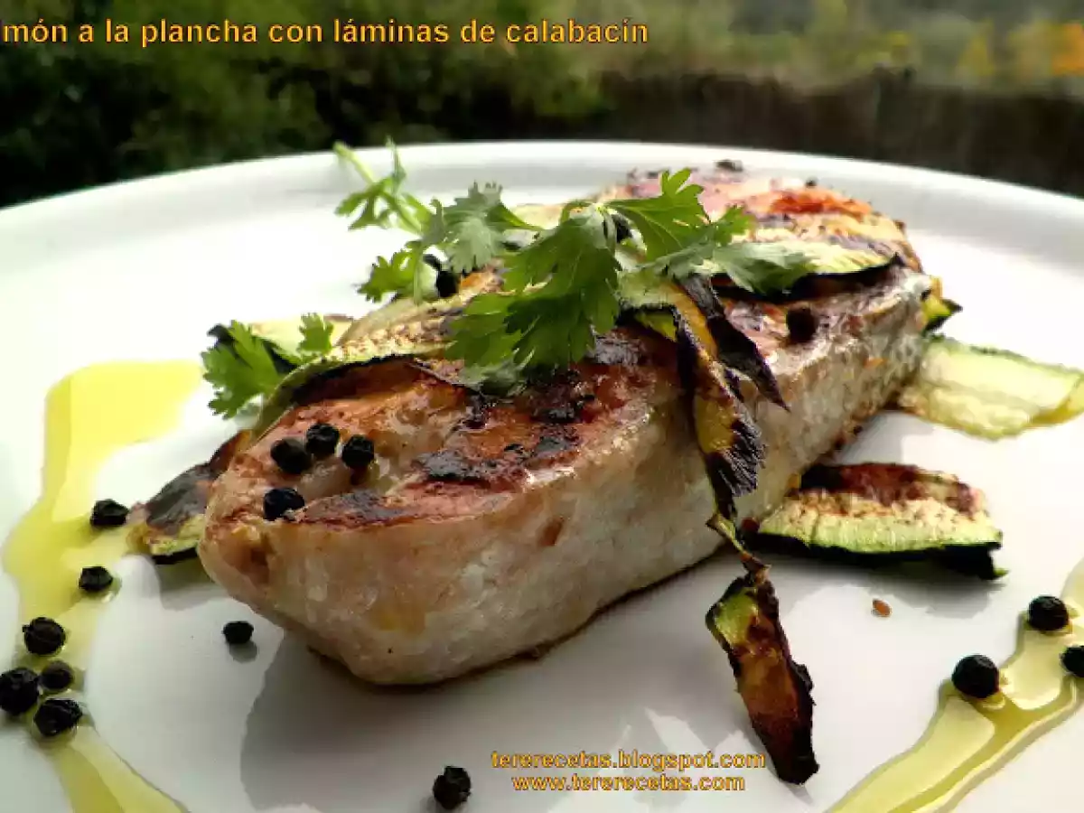 Salmón a la plancha con calabacín