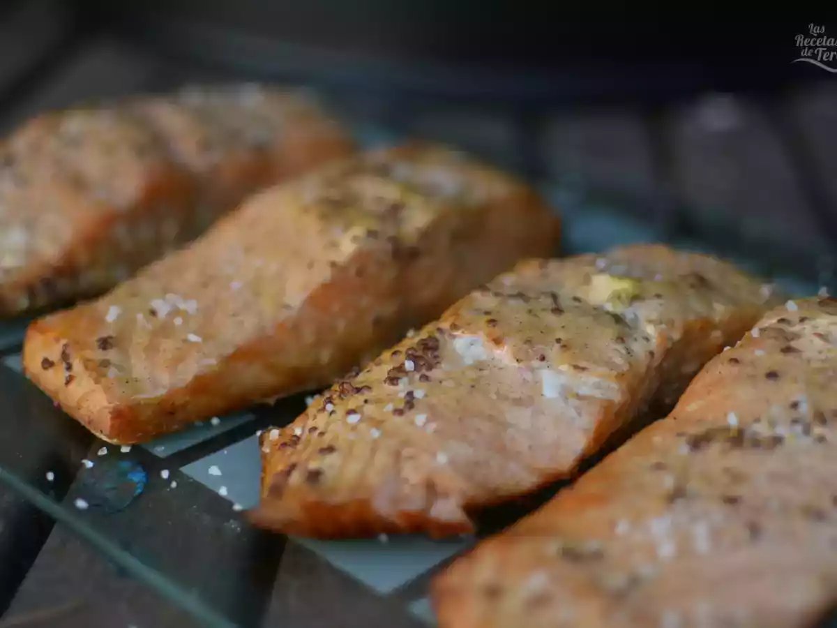 Salmón ahumado con mostaza y mandarina