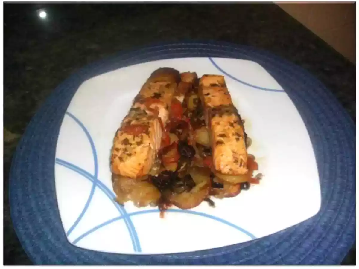 SALMON AL HORNO SOBRE UNA RICA CAMA