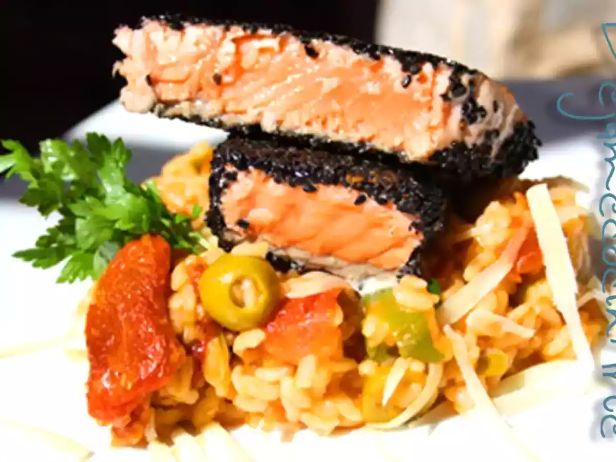 Salmón con Costra de Sésamo y Risotto