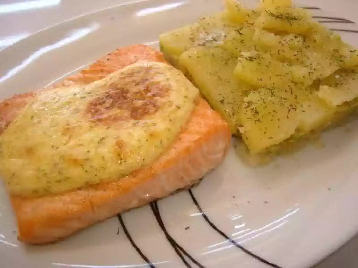 Salmón con gratinado de mayonesa al eneldo