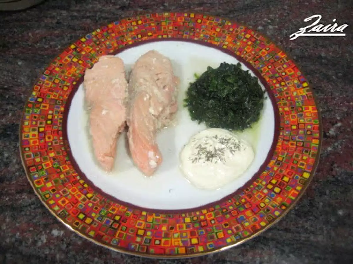 Salmón con mantequilla al limón y espinacas