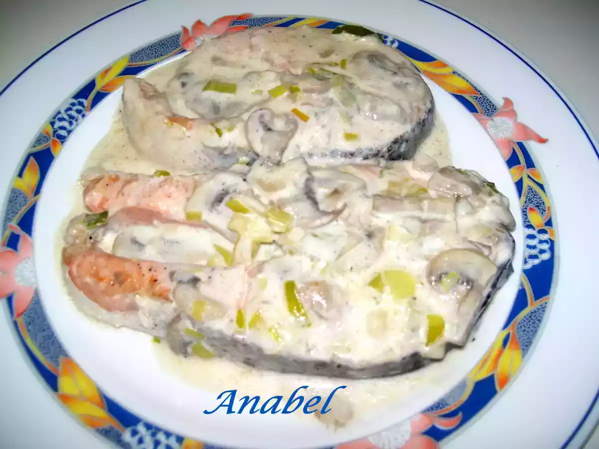SALMÓN CREMOSO CON CHAMPIÑONES