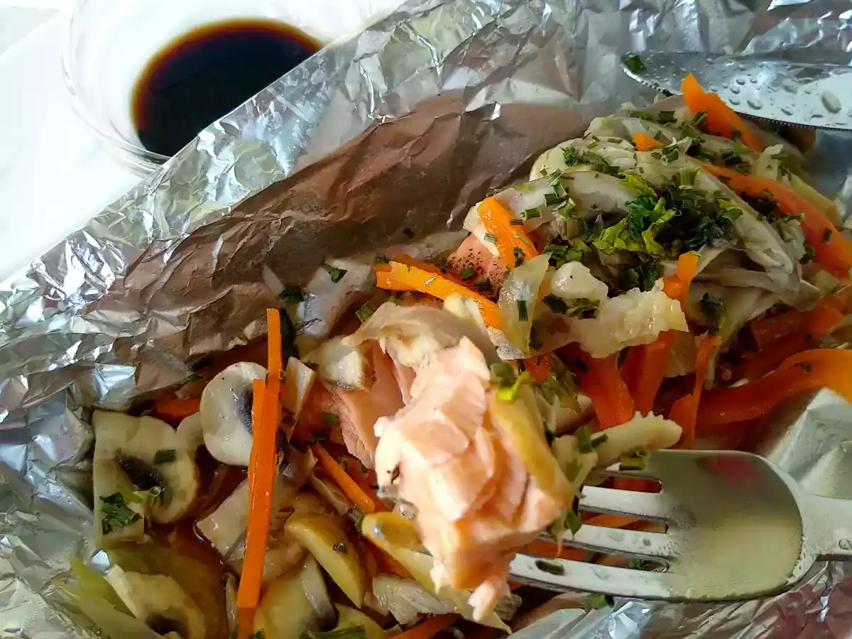 Salmón en papillote cocinado en sartén - foto 2