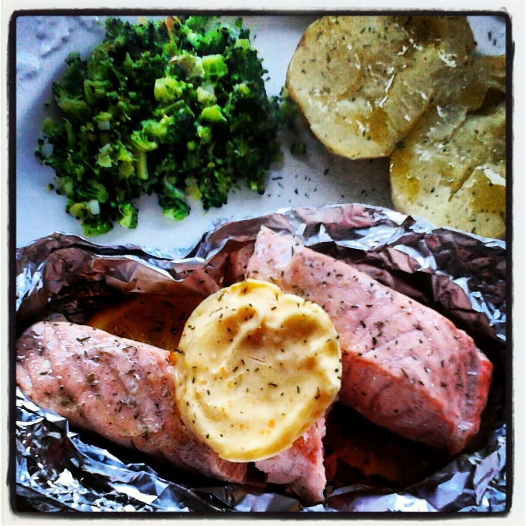 Salmón en papillote con mantequilla de naranja Receta Petitchef