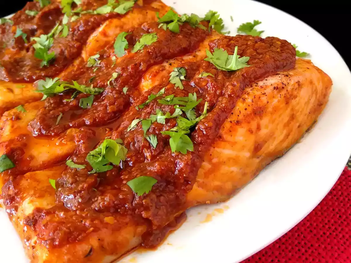 Salmón en salsa Chraimeh {receta judío sefardita}