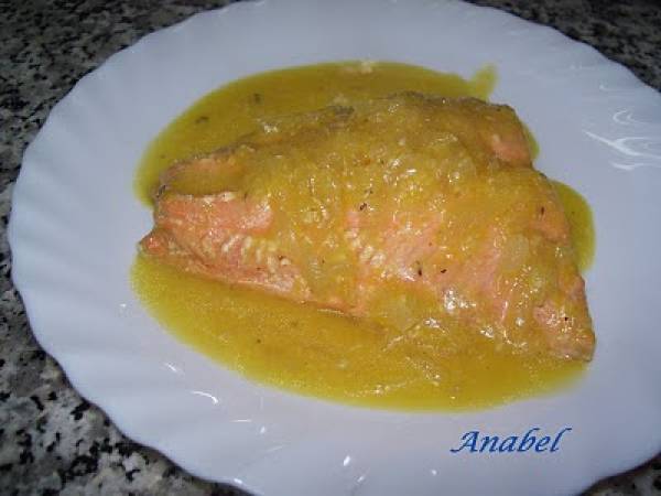 SALMÓN EN SALSA DE NARANJA