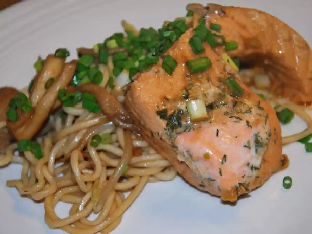 Salmón marinado en salsa de soja y al baño maría