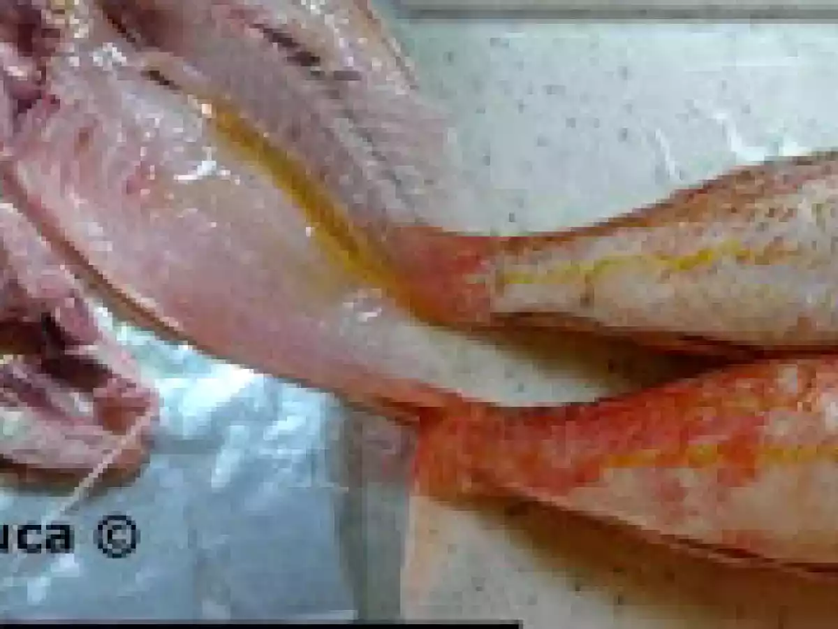 Salmonetes al horno con gambas al ajillo - foto 2