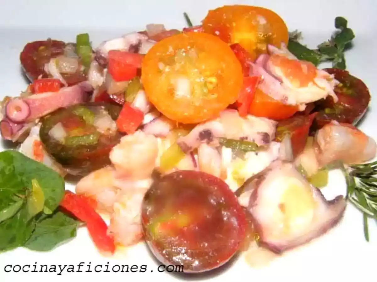 Salpicón de gambas, langostinos y pulpo
