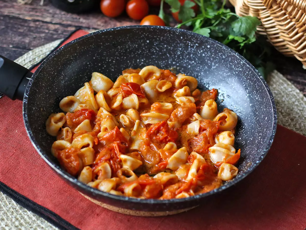Salsa de calamares con tomate cherry y vino blanco: ideal para pasta - foto 4
