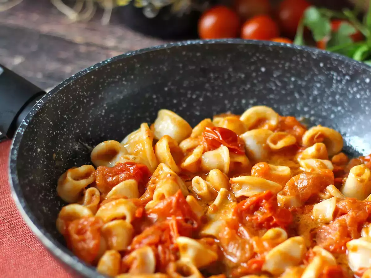 Salsa de calamares con tomate cherry y vino blanco: ideal para pasta - foto 6