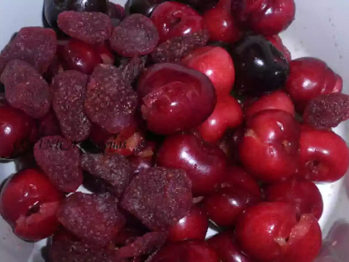 Salsa de cerezas y frambuesas al vino tinto. - foto 5