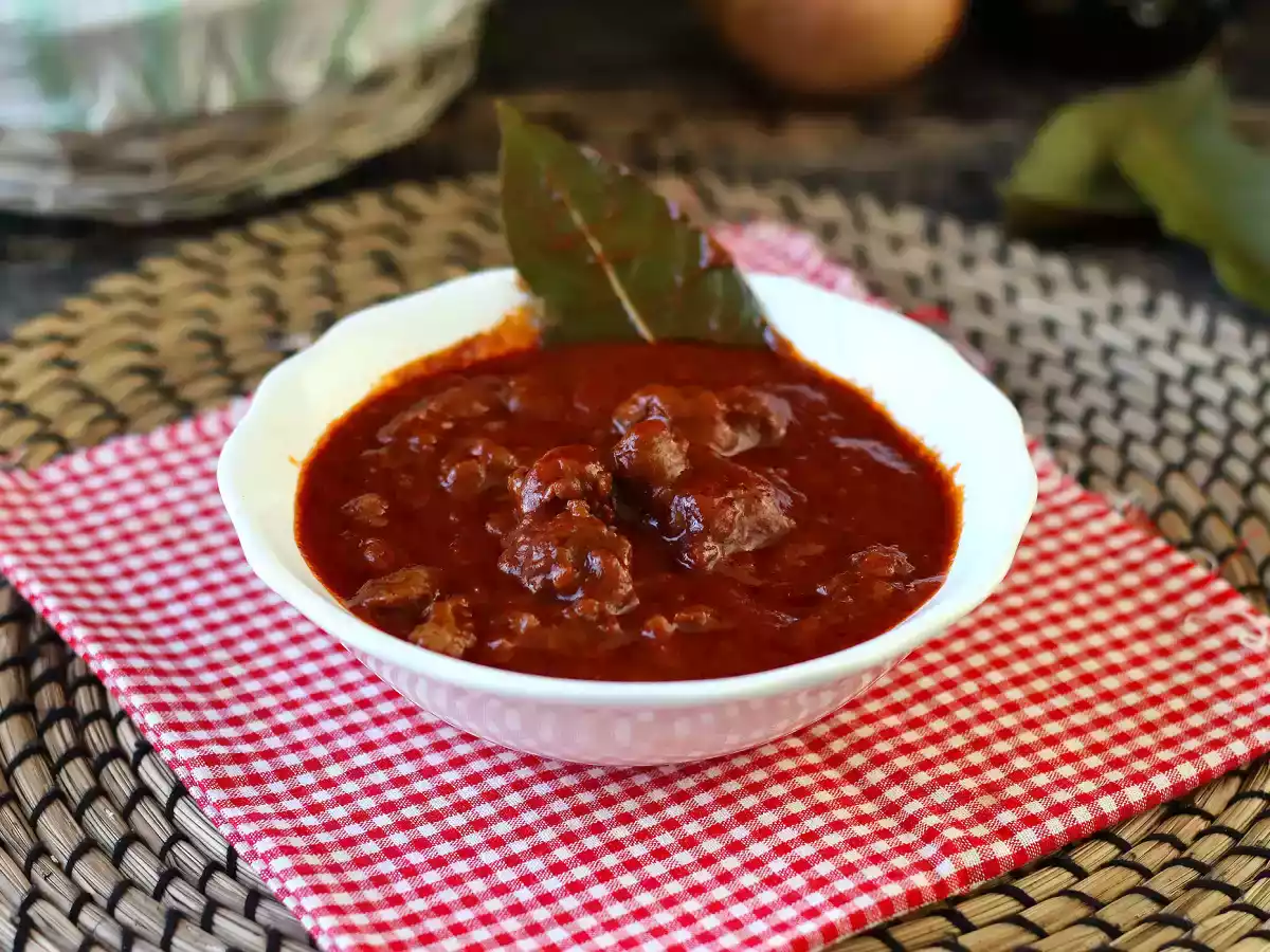 Salsa de tomate y salchicha fresca: sabrosa y fácil de preparar - foto 2