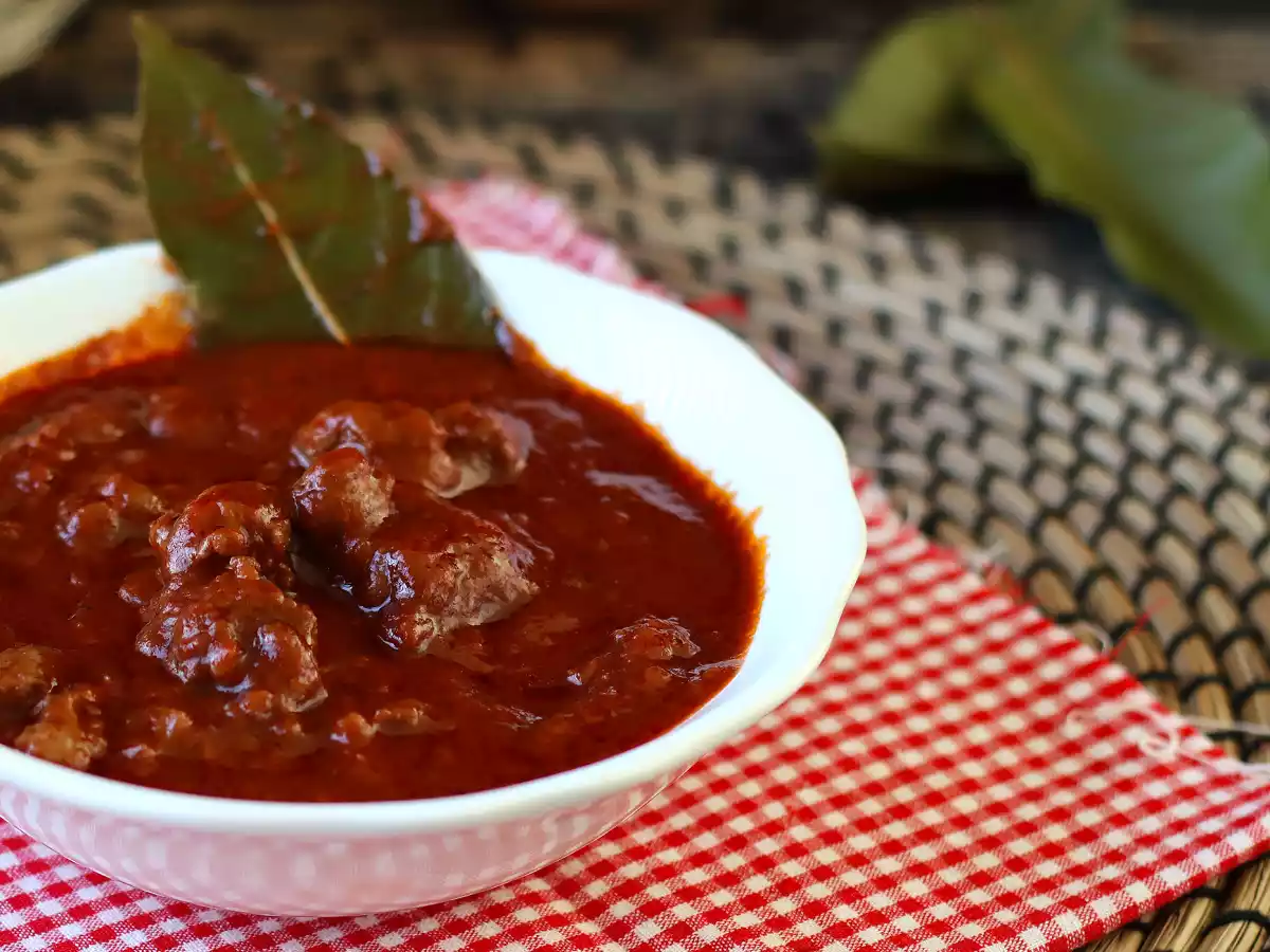 Salsa de tomate y salchicha fresca: sabrosa y fácil de preparar - foto 3