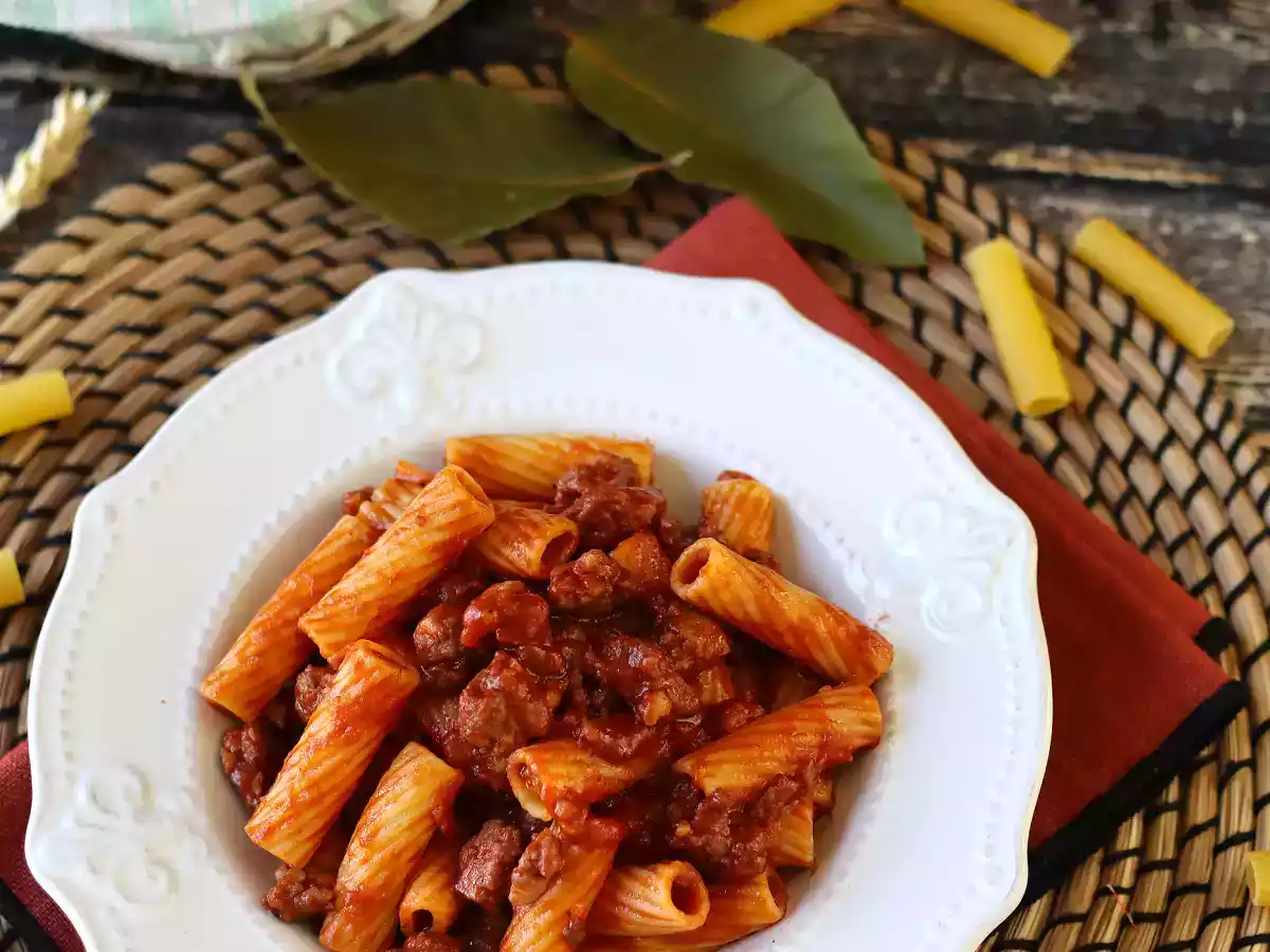 Salsa de tomate y salchicha fresca: sabrosa y fácil de preparar - foto 5