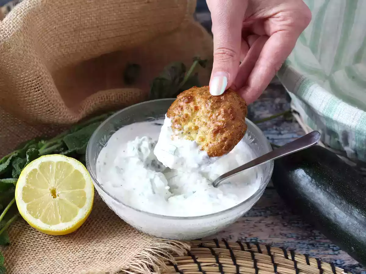 Salsa de yogur, queso feta, limón y menta - foto 2