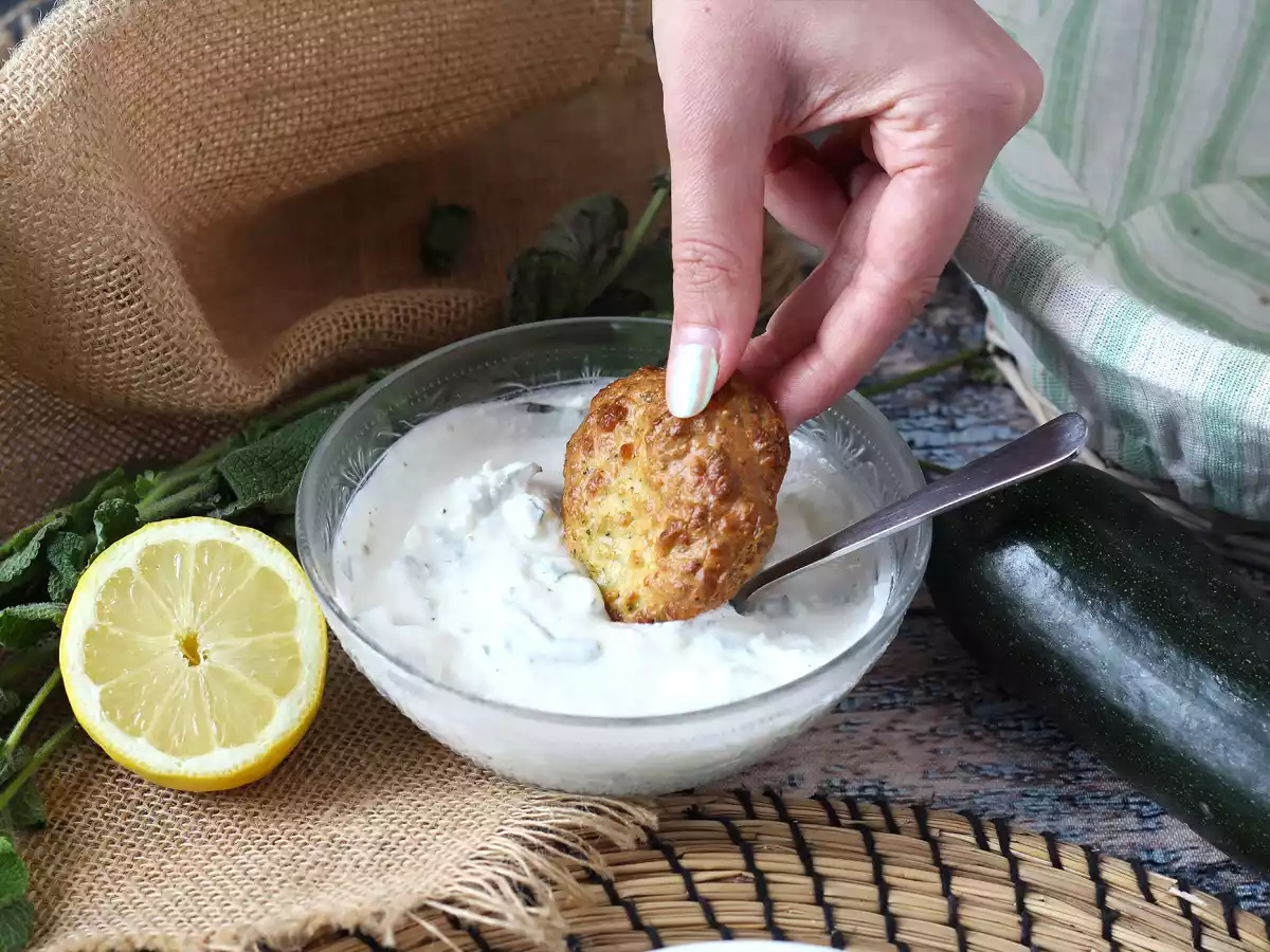 Salsa de yogur, queso feta, limón y menta - foto 4