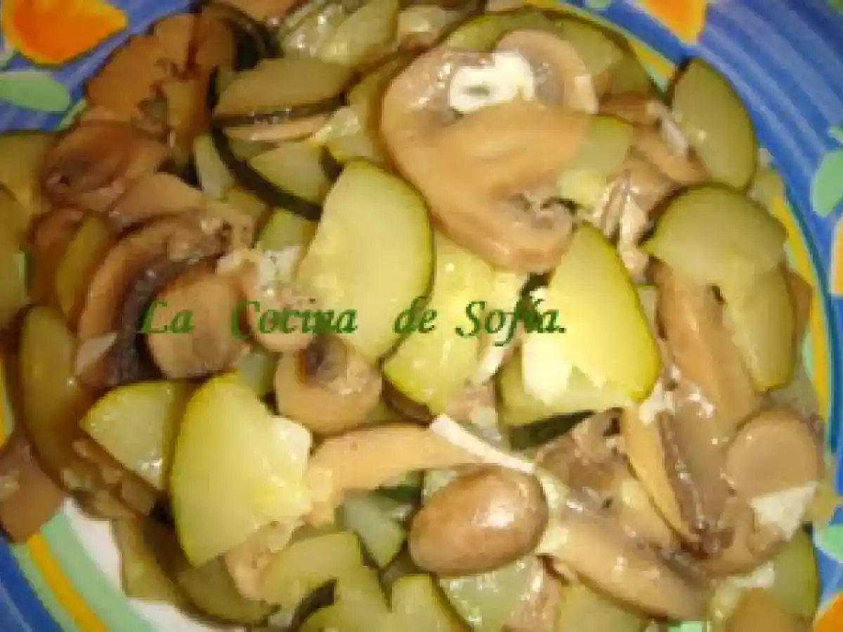 Salteado de Calabacin y Champiñones.