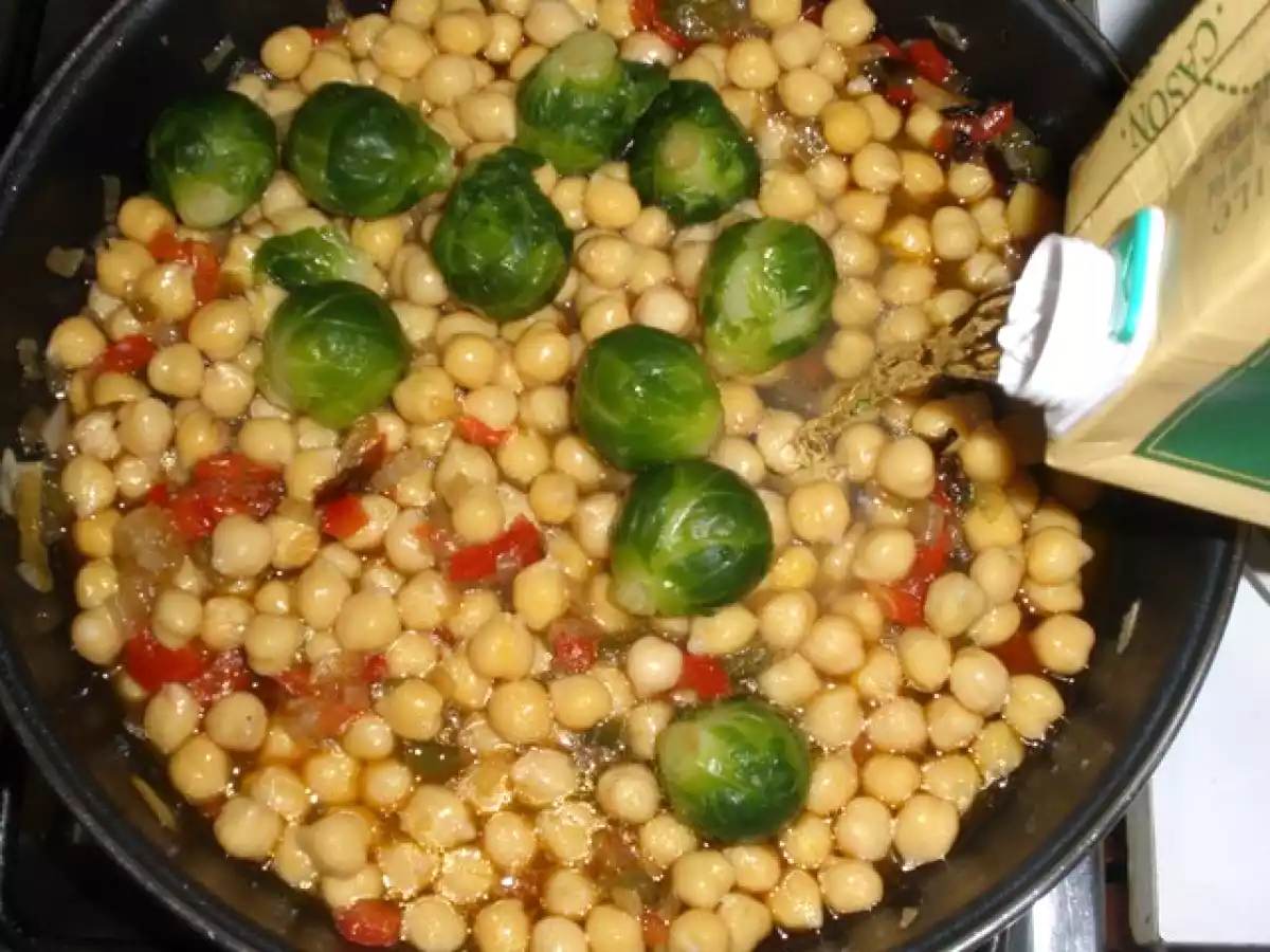 Salteado de garbanzos, gambas y coles - foto 3