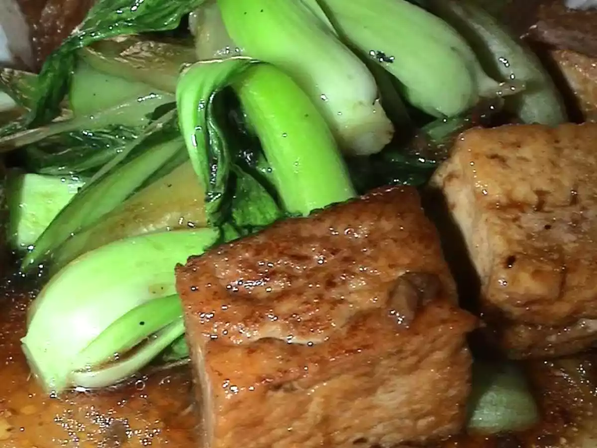 Salteado de Pak Choy y Tofu