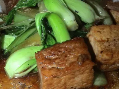 Salteado de Pak Choy y Tofu