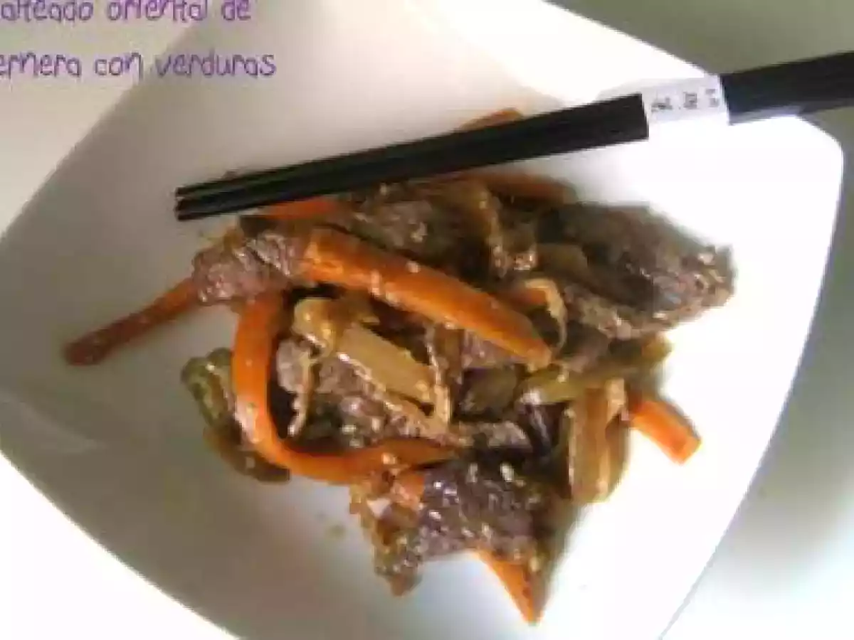 Salteado oriental de ternera con verduras