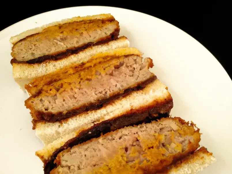 Sandwich con carne picada de cerdo y salsa de ciruelas katsu (receta japonesa) - foto 3