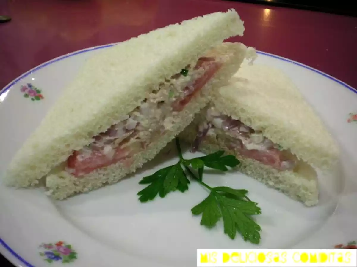 Sándwich de bonito