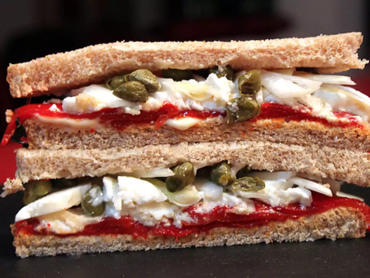 Sandwich de pimientos del piquillo y queso fresco. Paso a paso. - foto 2