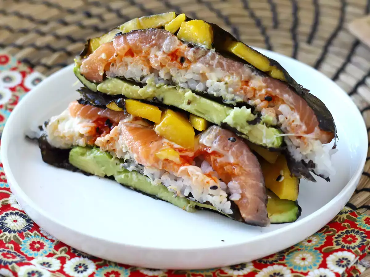Sándwich de sushi con salmón, aguacate y mango: fresco, original y muy apetecible - foto 2