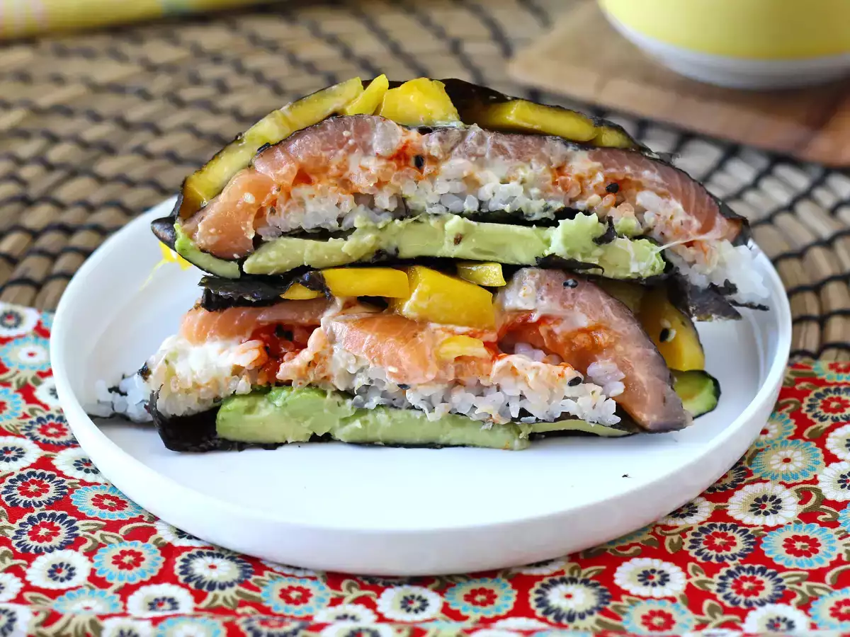 Sándwich de sushi con salmón, aguacate y mango: fresco, original y muy apetecible - foto 3