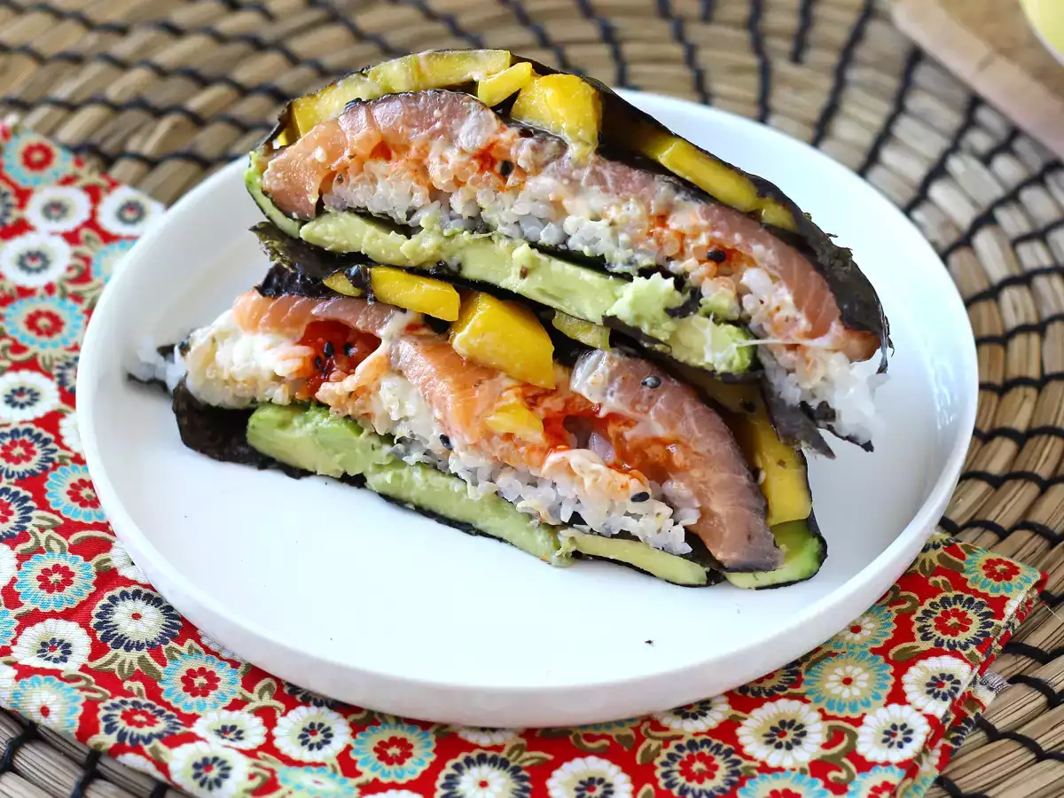 Sándwich de sushi con salmón, aguacate y mango: fresco, original y muy apetecible - foto 4