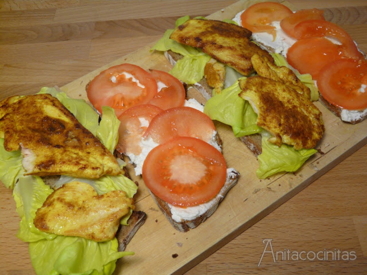 Sándwich gourmet de pollo al curry Receta Petitchef