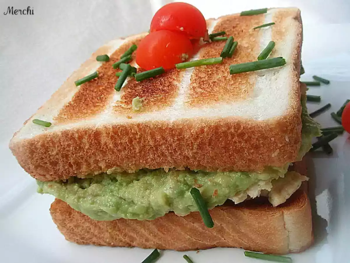 Sandwiches de pollo y aguacate