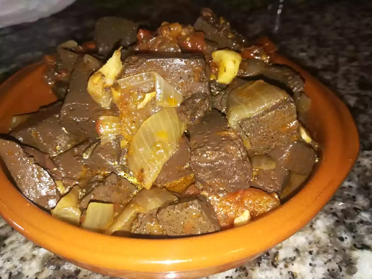 Sangre de Pollo en Tomate