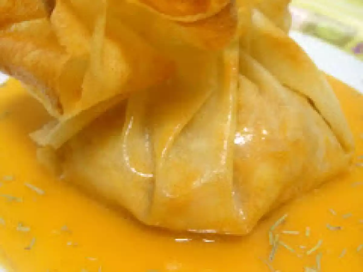 Saquitos brick rellenos de marisco en salsa de gambas - foto 3