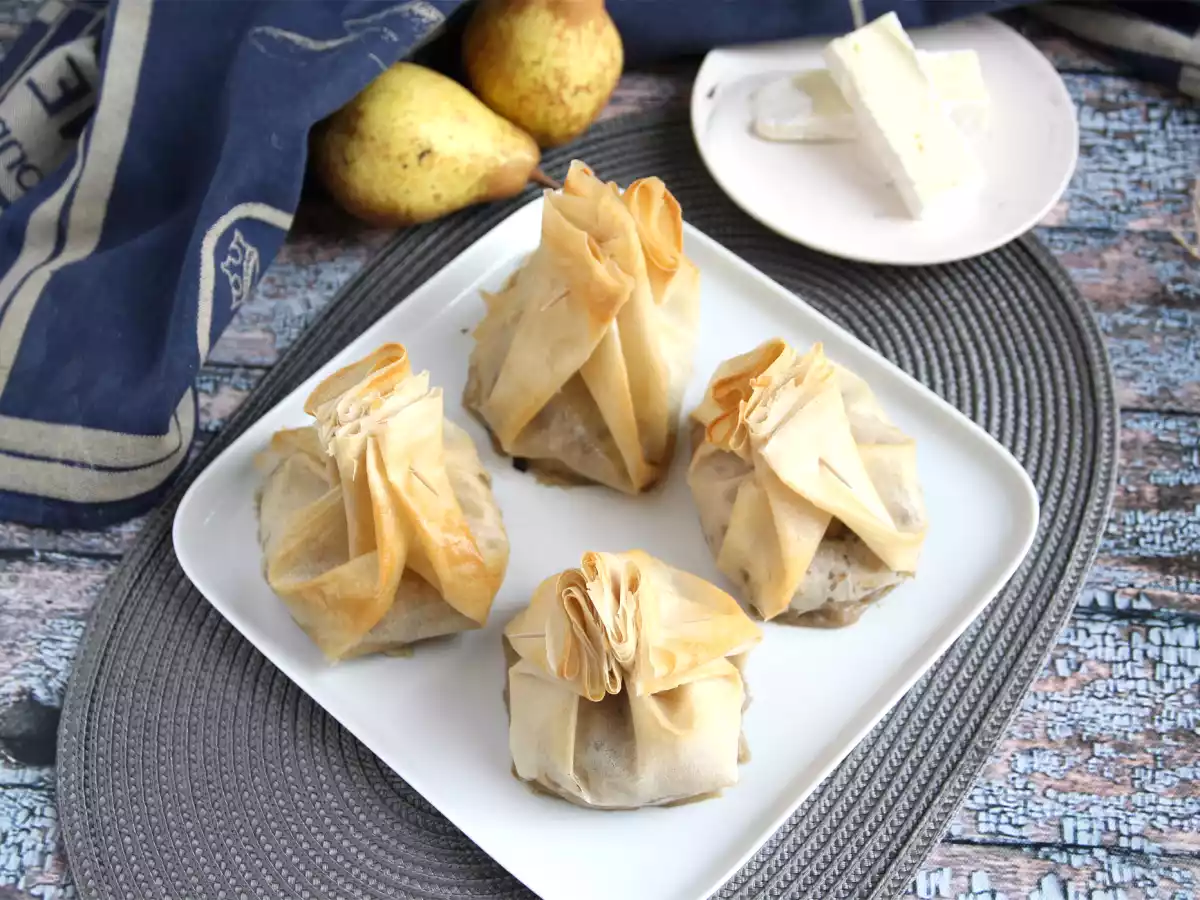 Saquitos crujientes de setas, queso brie y pera - foto 2