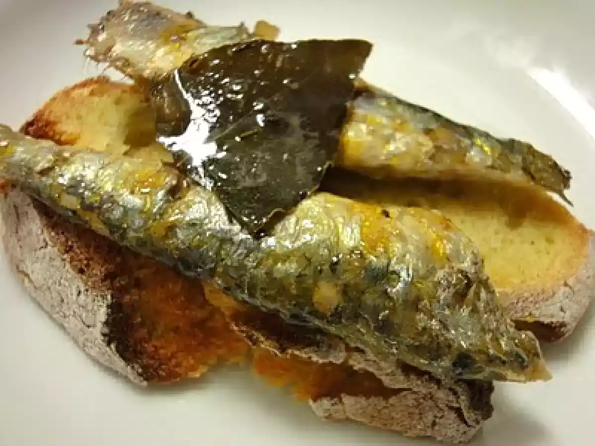 Sardinillas al vapor con escabeche