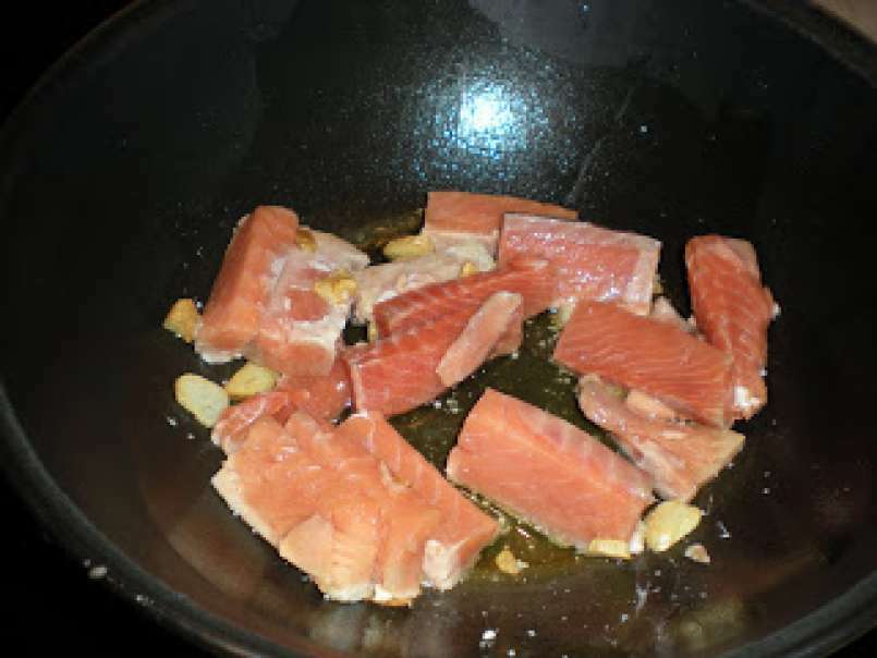 Sartén de salmón con gulas - foto 5