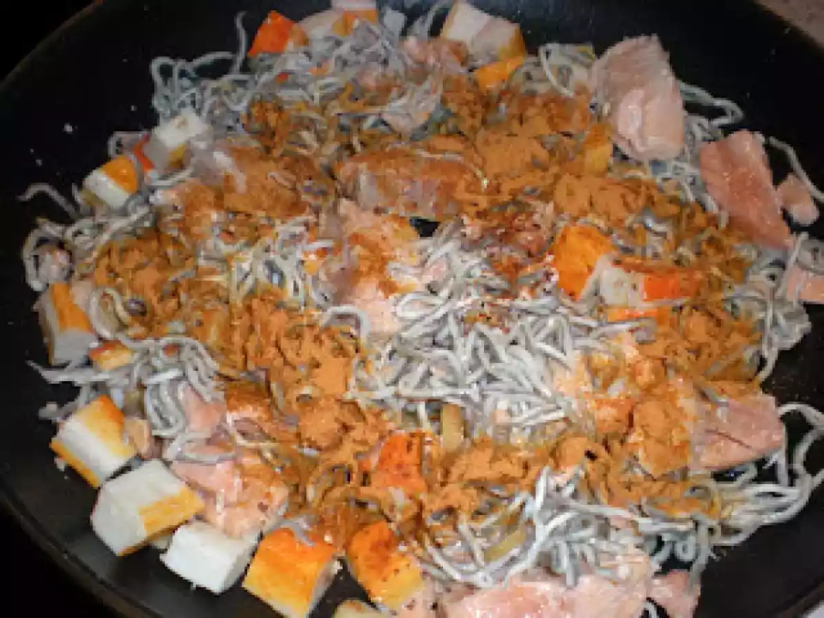 Sartén de salmón con gulas - foto 7