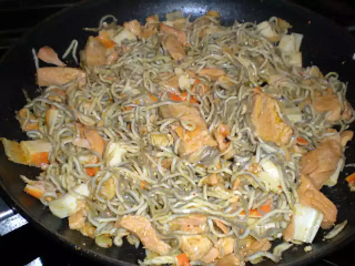 Sartén de salmón con gulas - foto 8