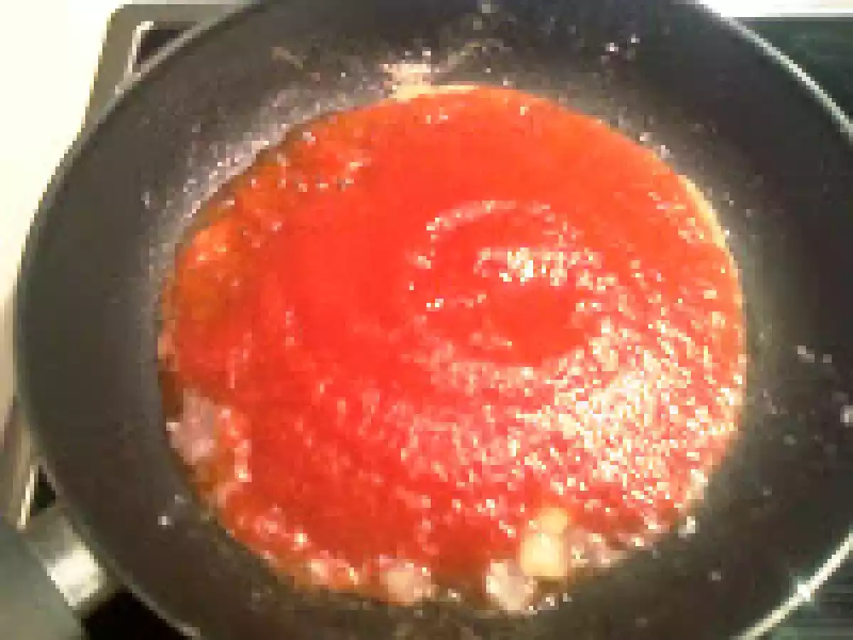 Scaloppine di vitello alla Pizzaiola (Escalopes de ternera a la Piazzaiola) - foto 3